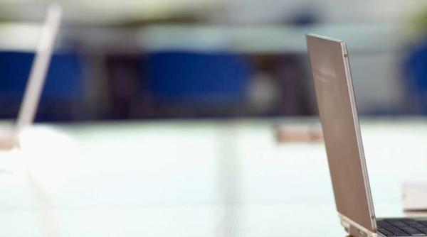 piata globala de pc uri in scadere cu peste 8