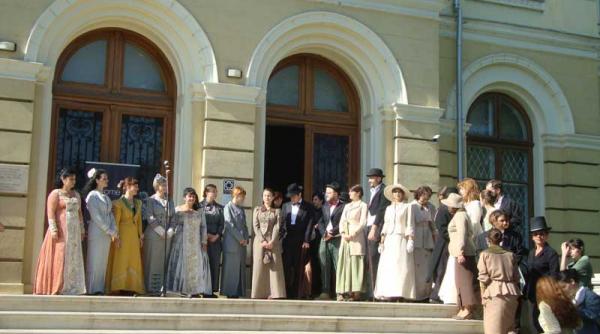 accesul tuturor la cultura