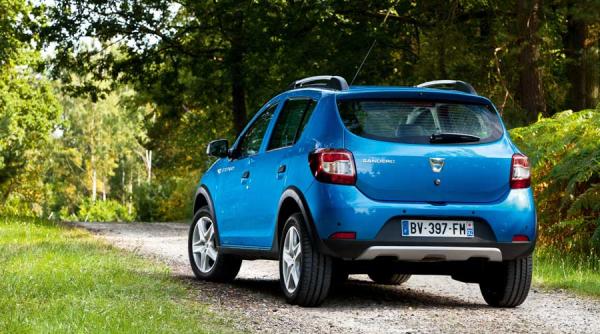 revolutie dacia la paris