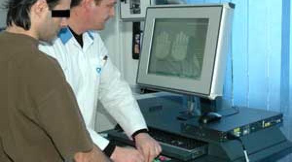 victorie politistii au renuntat la lucrul manual baza de date afis 2000 repornita dupa cateva luni bune de stat pe bara