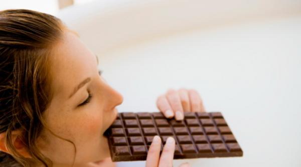 de ce este obligatoriu sa mancam ciocolata
