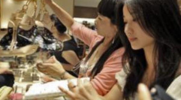 criza ocoleste luxul 2012 al treilea an consecutiv de crestere a pietei de profil