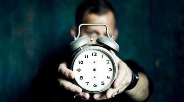 privind spre anul 2100 ce se va intampla cu omenirea in acel secol