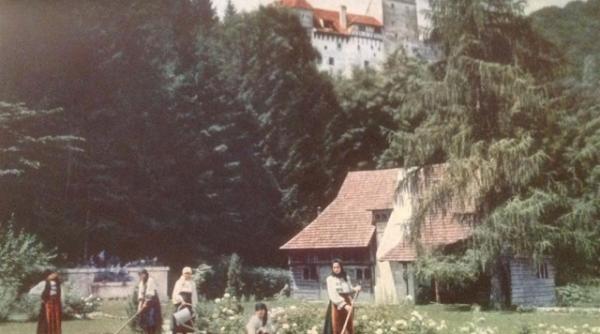 romania anului 1934 o calatorie cu national geographic printre oameni plini de culori si temple ascunse