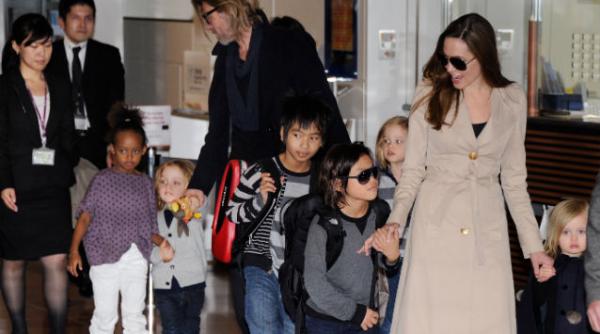 angelina jolie copii adolescenti