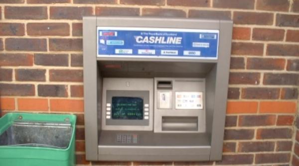 anpc romanul este analfabet financiar nu prost bancile ar trebui sa taxeze mai putin retragerile de la atm