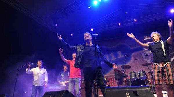 holograf canta in februarie