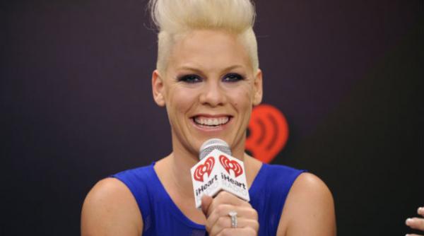 cum a slabit pink 25 de kilograme dupa ce a nascut