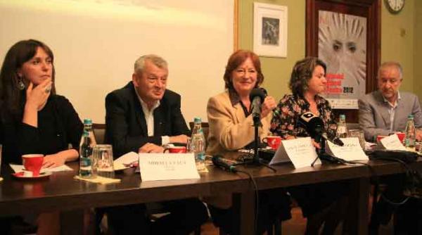 la fnt vin si coreeni dar pe banii lor festivalul national de teatru 2012 are un bugete de peste 2 8 milioane lei