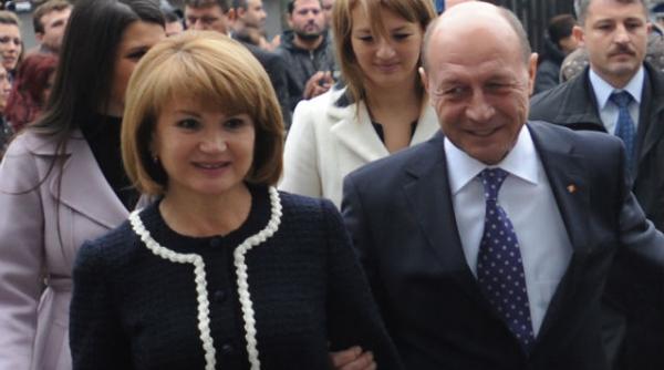 basescu se relaxeaza la covasna