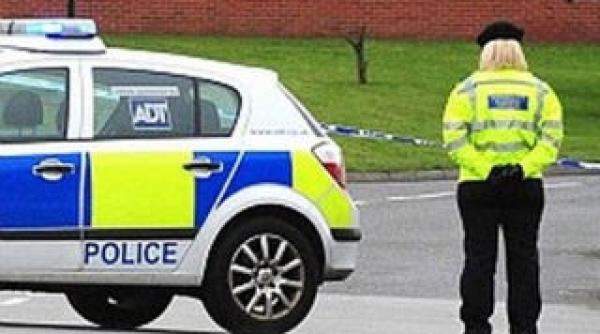 la vanatoare de pietoni vezi grozaviile comise de soferul unei dubite in tara galilor