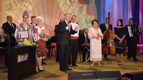 muzicalitatea scanteietoare a strunelor