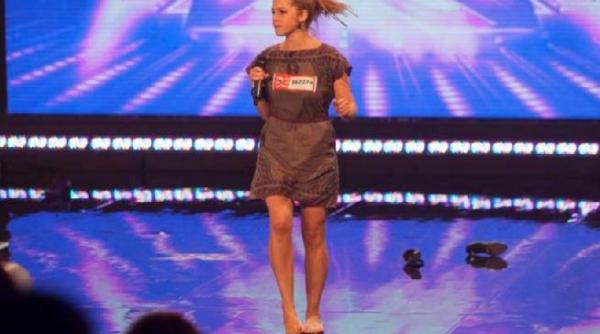video ce face juriul x factor cand o concurenta arunca cu pantofii
