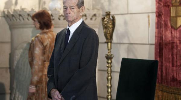 regele mihai distins de ase cu titlul de doctor honoris causa