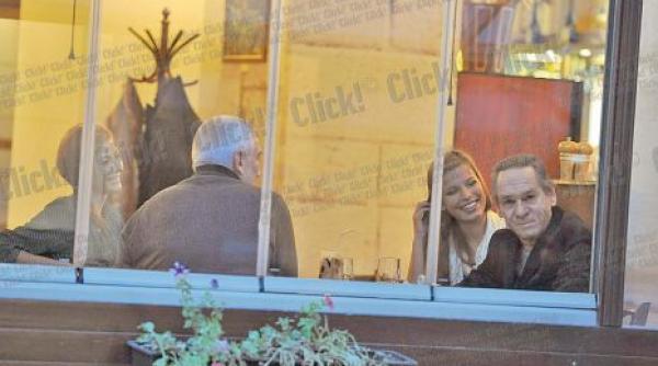 tommy lee jones si nea nicu s a ras de presa din romania