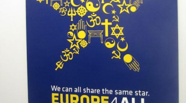 un poster in care apareau secera i ciocanul dat jos din sediul comisiei europene dupa ce lituania i a exprimat consternarea