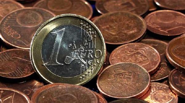 fmi agravarea crizei din zona euro ar putea reduce cu 5 pib ul romaniei iar leul ar scadea cu 15 20