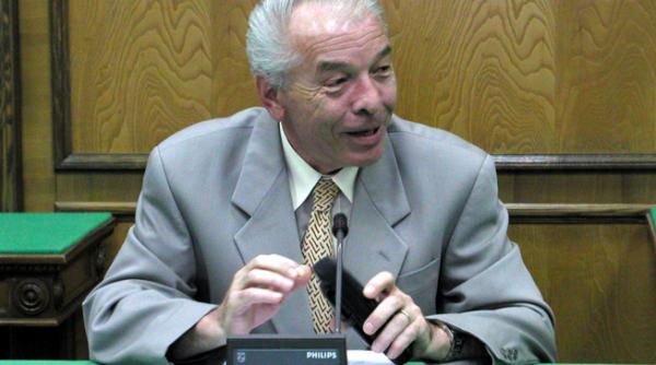 nicolae vacaroiu urmeaza ani grei pentru romania in tara noastra de fura prea mult