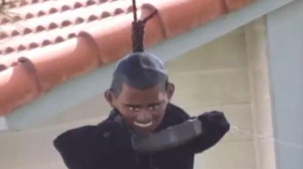 barack obama papusa spanzurata de halloween