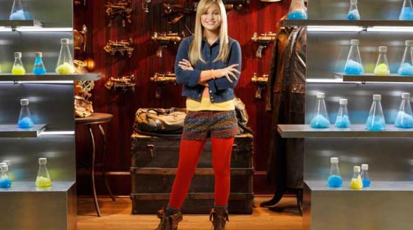 poveste de halloween olivia holt se lupta cu monstrii