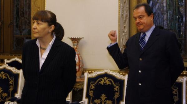 respinsii lui macovei contraataca radulescu nu mi pasa ce spune are fantasme