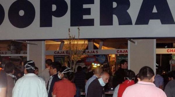 tragedie in argentina acoperisul unui supermarket s a prabusit peste clienti 5 oameni au murit alti 15 sunt dati disparuti video