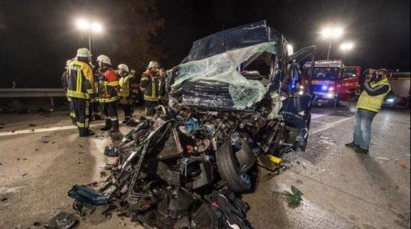 trei romani au murit intr un accident groaznic pe a3 in germania