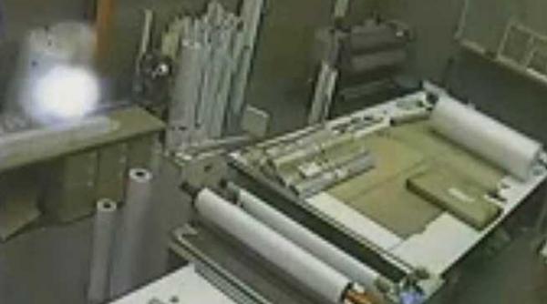 infricosati de vizita unei fantome inregistrata de camera de supraveghere video