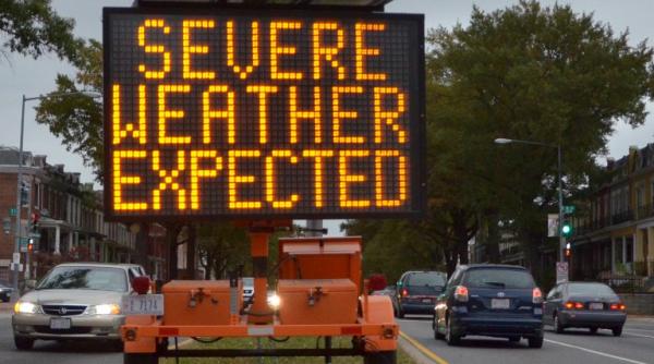 uraganul sandy paralizeaza sua sute de mii de oameni evacuati mii de curse aeriene blocate frankenstorm ameninta new jersey video