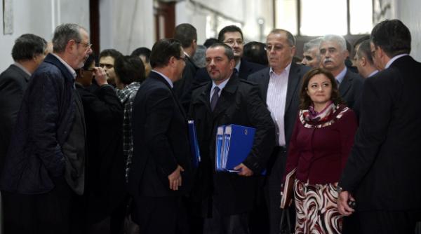 cine sunt candidatii ard de la maistri frigotehnisti si electricieni la scriitori si teologi