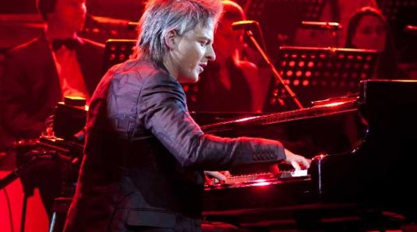 havasi fumez cate o tigara dupa un concert reusit