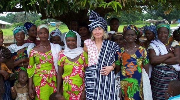 o bunica de culoare alba numita sefa in ghana pentru a treia oara