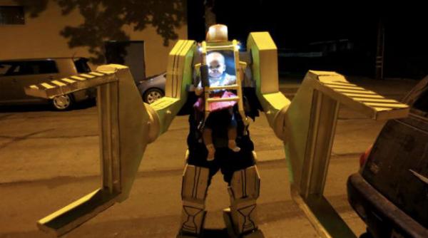 video costum de halloween inspirat din filmul aliens