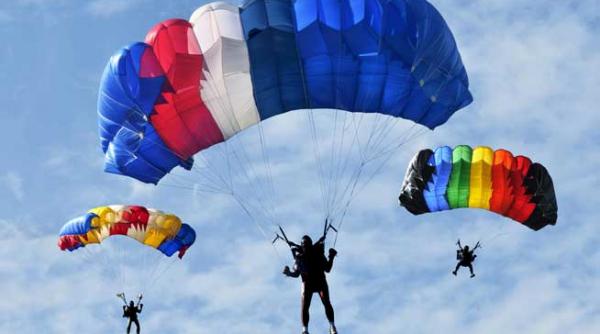 haluncinant cinci spioni francezi cu parasuta lansati deasupra romaniei batuti mar la plevna