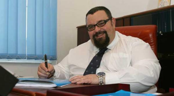 profesorii primesc premii in bani de la primarul piedone