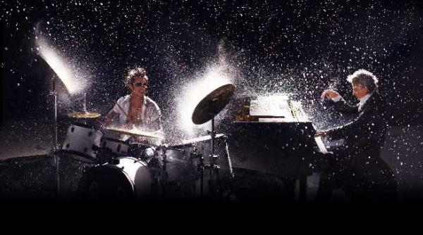 tobosarul care se dueleaza cu cel mai rapid pianist din lume