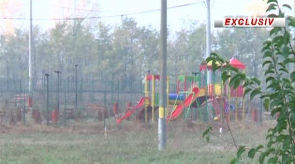 disneyland ul din tarla parc de joaca de 100 000 de euro in mijlocul campului in calarasi