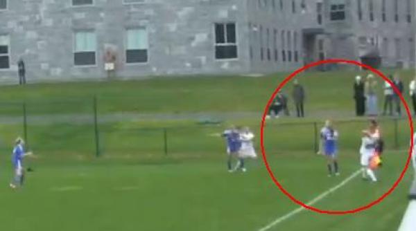 distrugator faza unica la un meci de fotbal feminin video