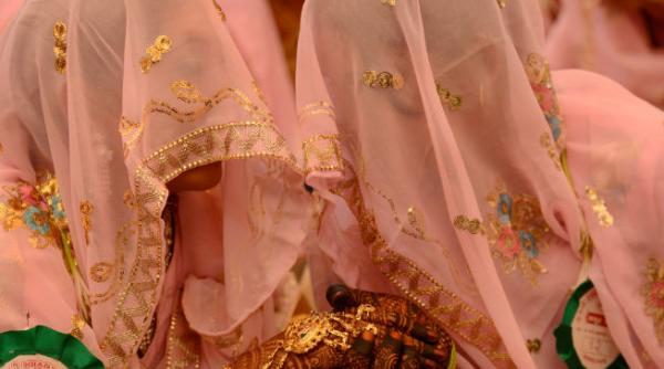 nunta in masa in india 47 de cupluri s au casatorit in acelasi timp