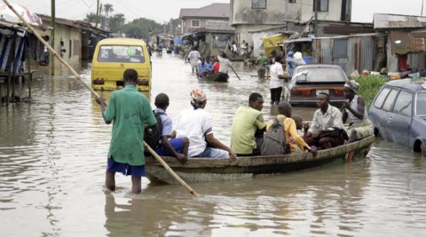 nigeria 363 de persoane au murit si peste 2 milioane au fost evacuate in urma inundatiilor