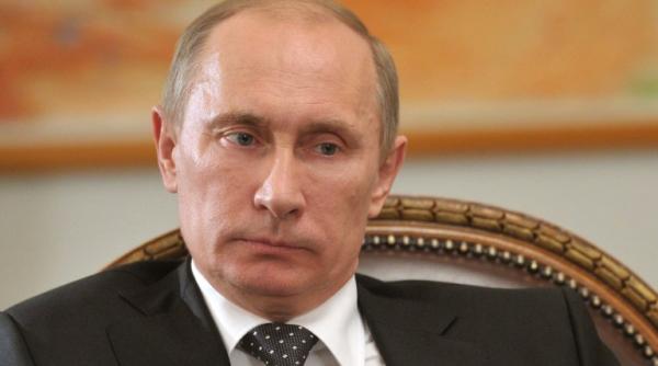 vladimir putin l a demis pe ministrul apararii pe fondul unui scandal de frauda