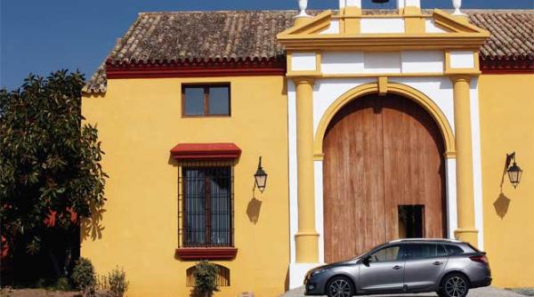 spatiul ultima frontiera renault 36 un break elegant si rafinat pentru excursiile in familie