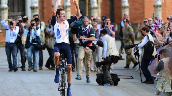 castigatorul turului frantei ranit intr un acident rutier