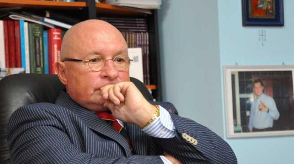 premiul nobel pentru economie miroase putin si a spital romanesc