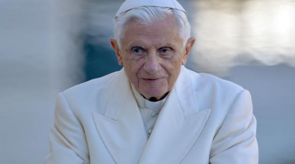 papa benedict xvi isi face cont de twitter