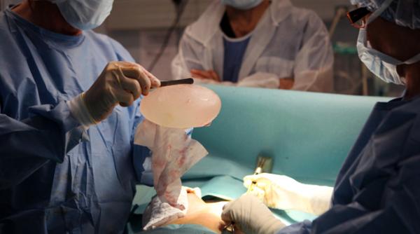 medicul vedetelor retinut pentru evaziune fiscala