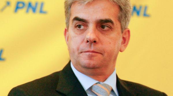 nicolaescu am vazut aseara un traian basescu speriat si frustrat a intrecut o in minciuna pana si pe monica macovei