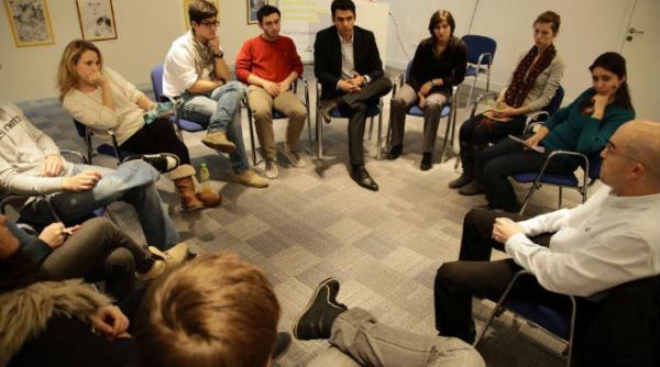 sesiune intensa de citit pe 15 noiembrie la biblioteca vie