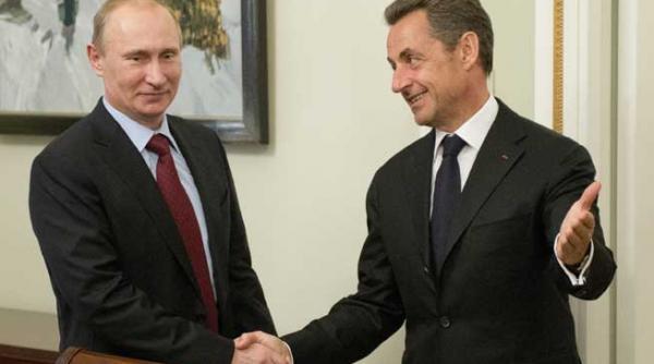 sarkozy s a dus in voiaj la moscova putin l a primit la resedinta ta