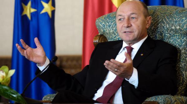 basescu vrea reforma in sanatate anual platesc o asigurare de sanatate la o firma straina noi de ce nu putem avea a a ceva